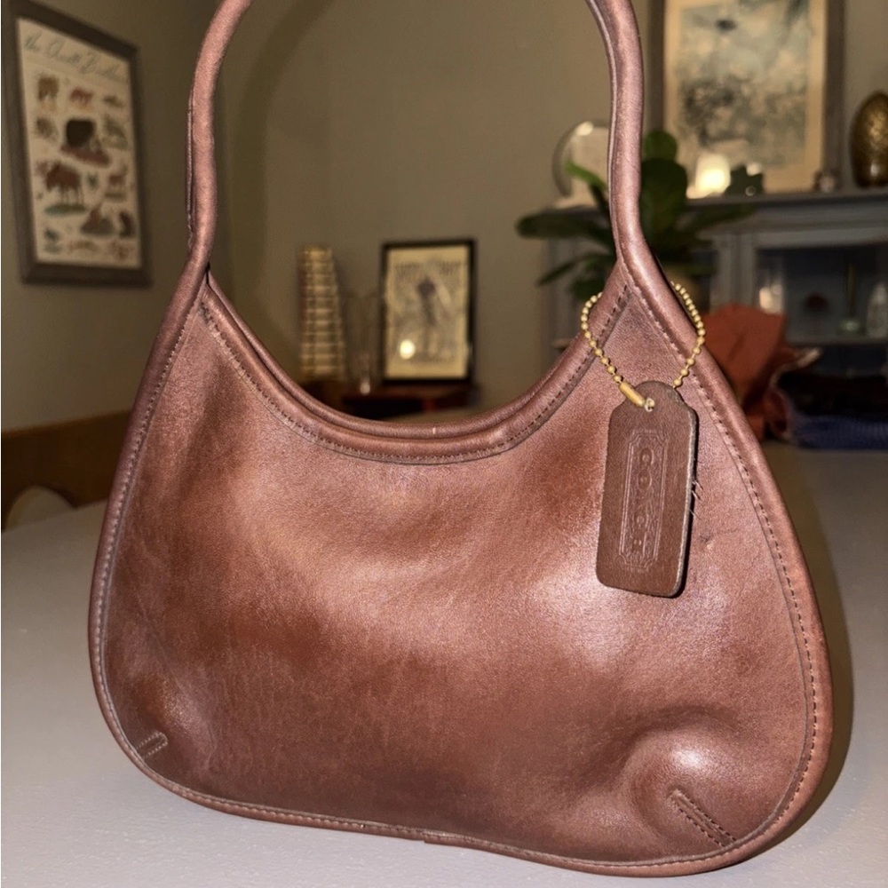 Vintage Coach Brown Hobo Bag with Timeless Design